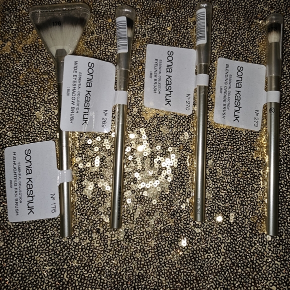 Sonia Kashuk Essential Collection makeup brushes - Picture 2 of 2